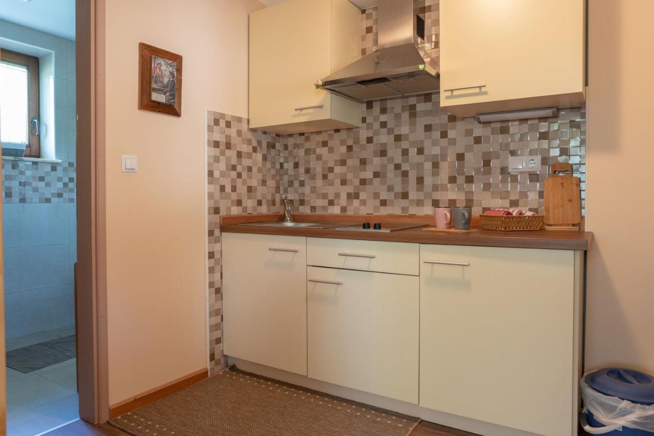 Apartments Maja By The River Бохин Екстериор снимка