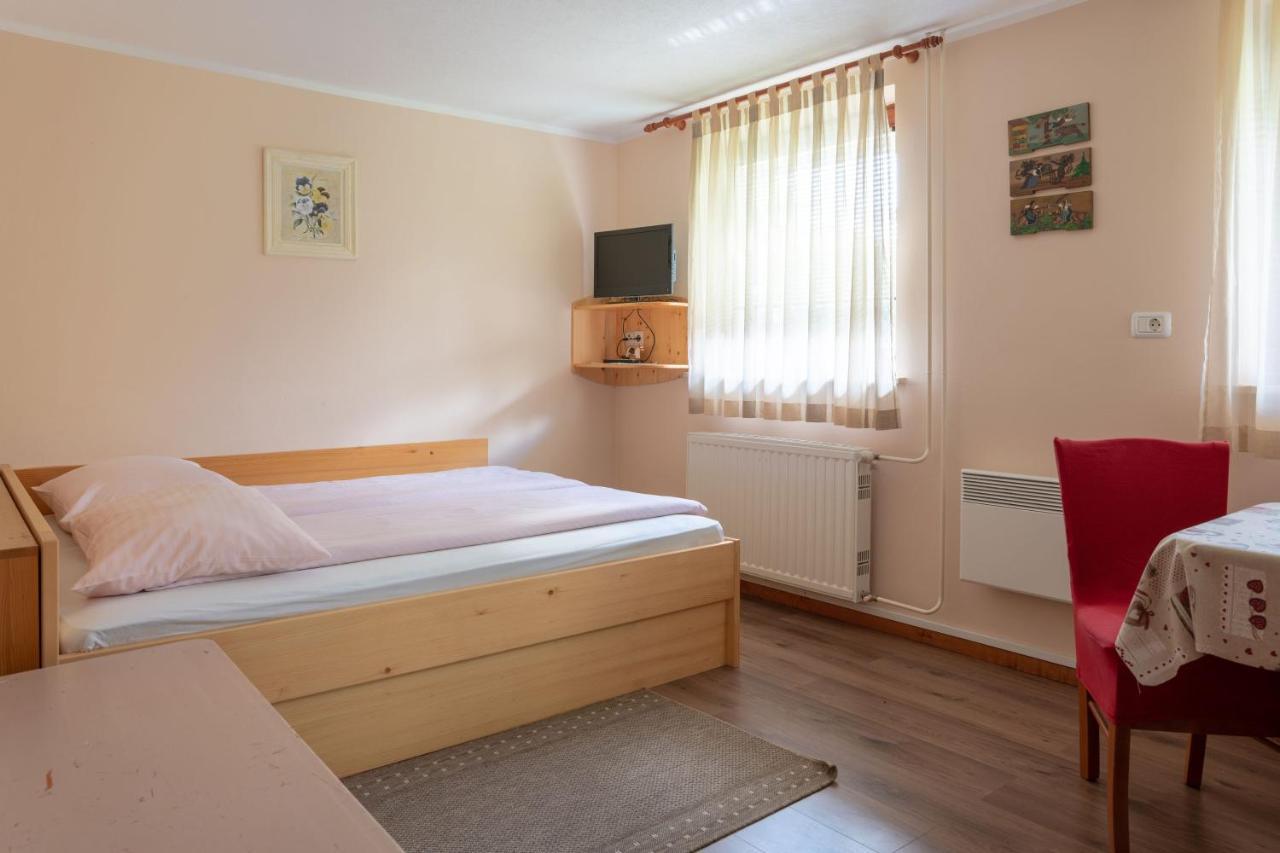 Apartments Maja By The River Бохин Екстериор снимка
